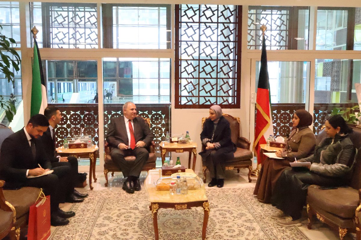 AzEmbKuwait's tweet image. During the meeting between the Ambassador of Azerbaijan, H.E. Emil Karimov, and the Minister of Social Affairs, Family and Childhood Affairs of #Kuwait, H.E. Dr. Amthal Hadi Haif Al-Huwailah, different issues of bilateral cooperation were discussed.
