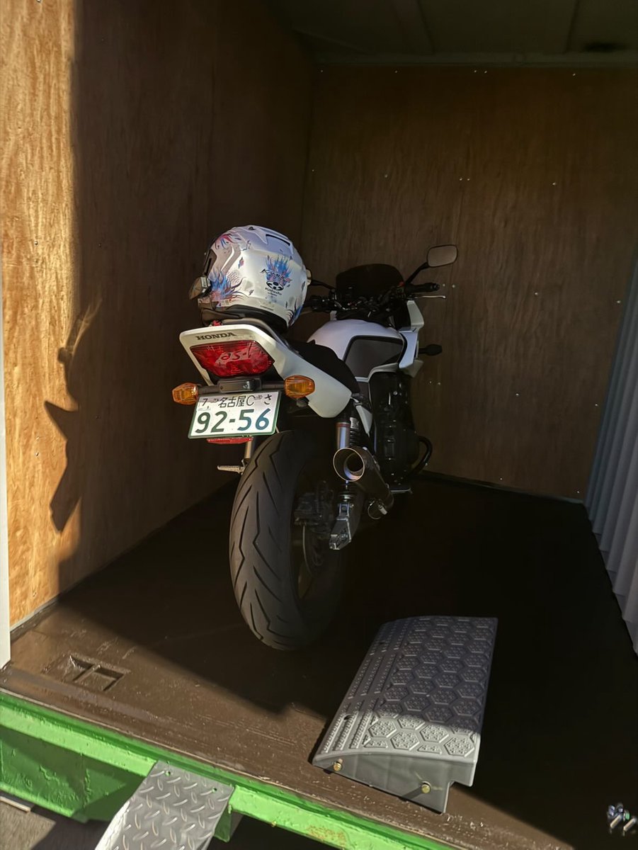 jidoushatounan's tweet photo. 【バイク盗難】ホンダ CB400 SUPER BOL D'OR

日時：2025年12月28日23:00〜12月29日9:30の間
被害場所：愛知県名古屋市熱田区
ナンバー：名古屋C さ 9256
特徴：スーパーボルドール

拡散のご協力をお願いします！

#拡散希望
#RT希望 
@show_time71 https://t.co/0U7z8zyNrw