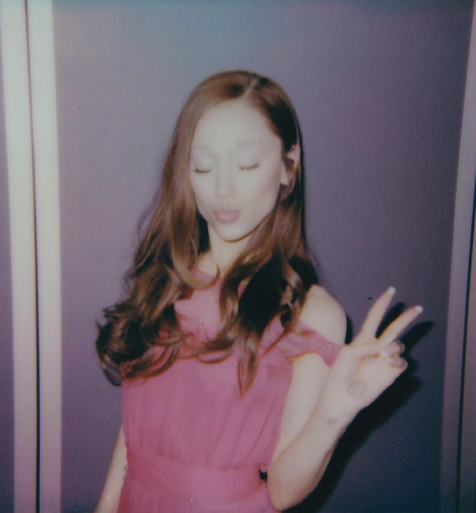 Ariana Grande Brasil tweet media