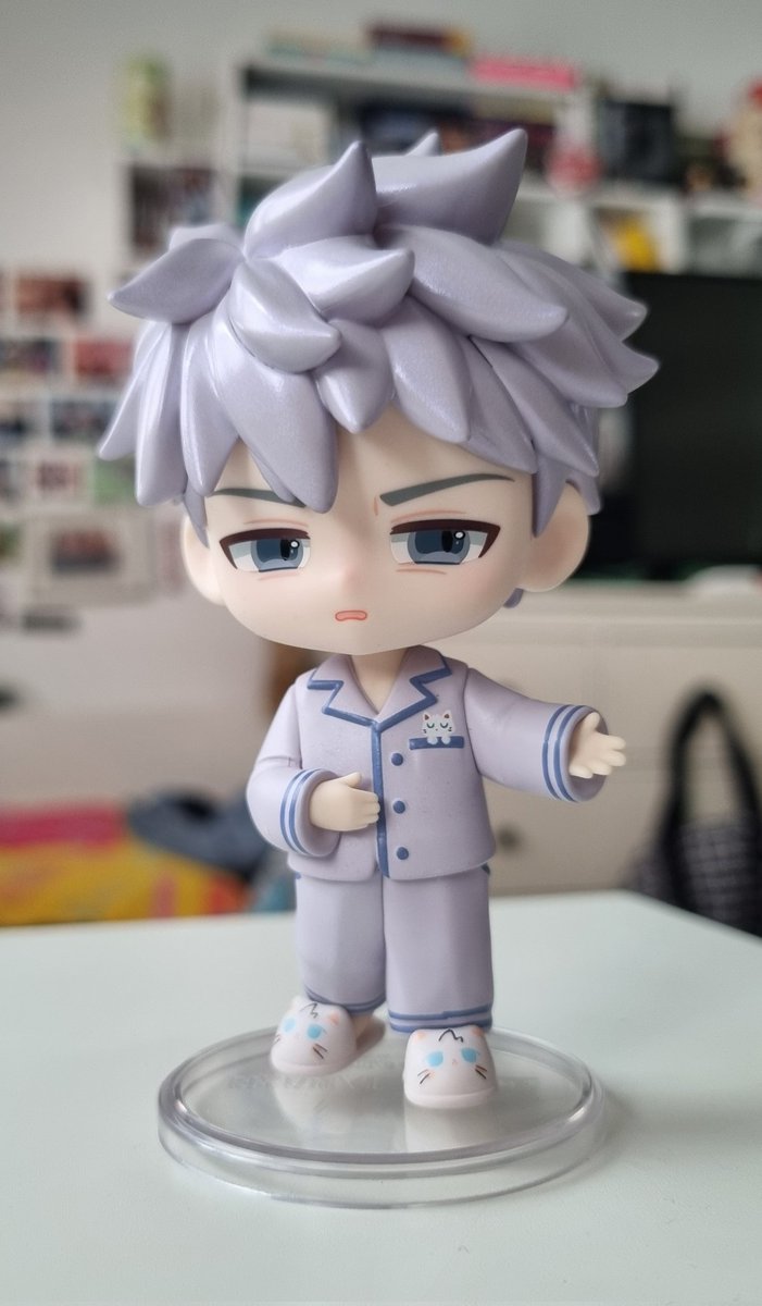 wife too tired from all the time travelling and trying to save her husband, had to take a break at my place