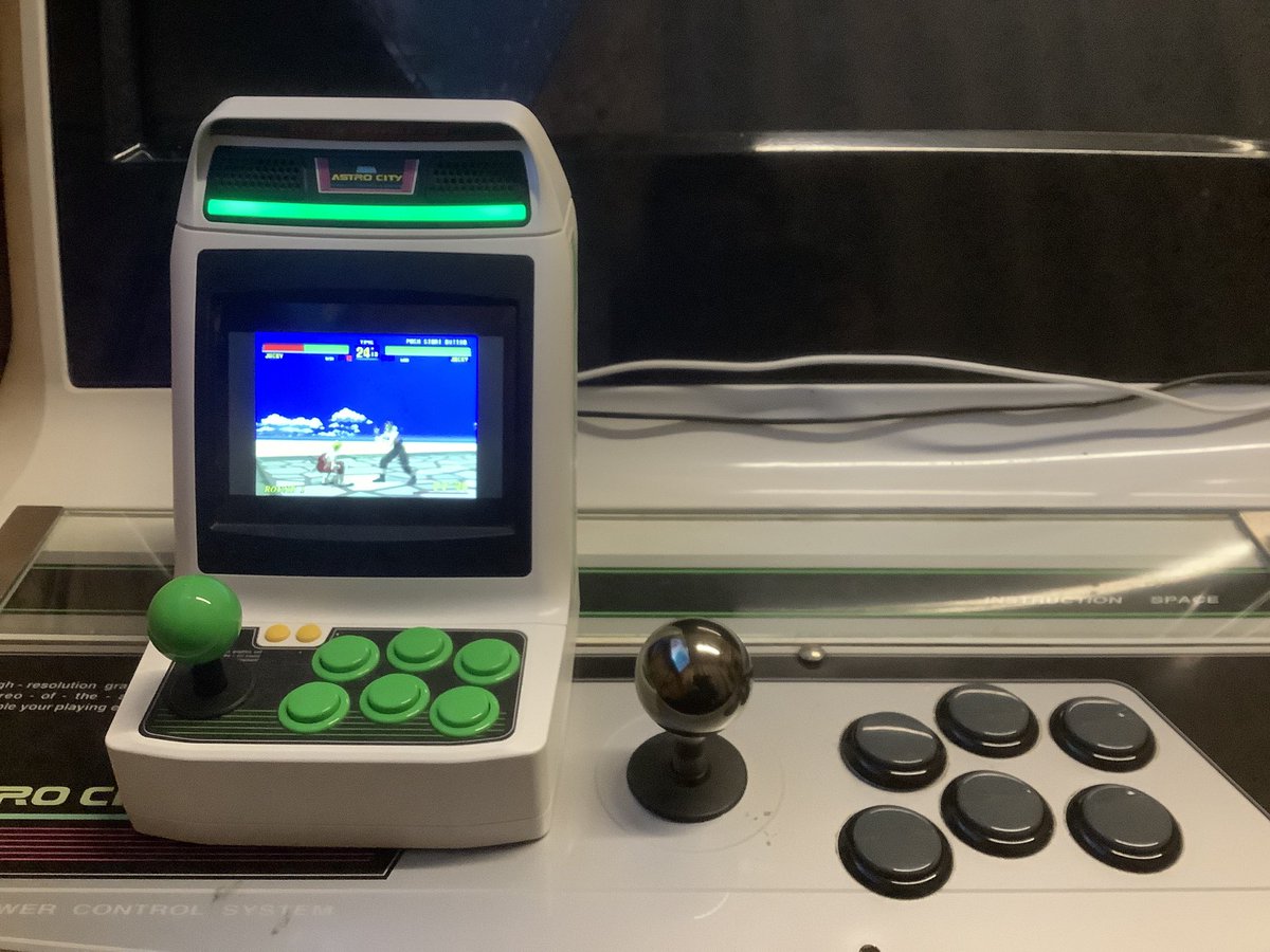 またまたアケコンが調子悪くなってレバー画全く反応しないしボタン配置も全て入れ替わってるし・・・
で、試しにアストロミニに接続したらちゃんと動作してやがる
という事はPC側の問題なんだろうけど俺には何も出来ねえ