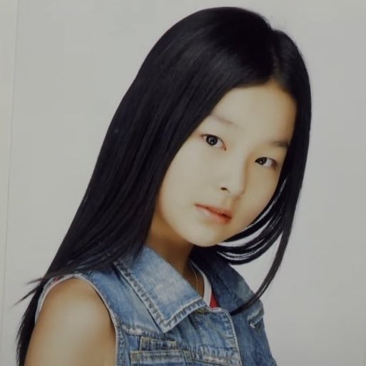 ksgdinas's tweet photo. seulgi is literally the older version of herself https://t.co/KFFV4qVvC1