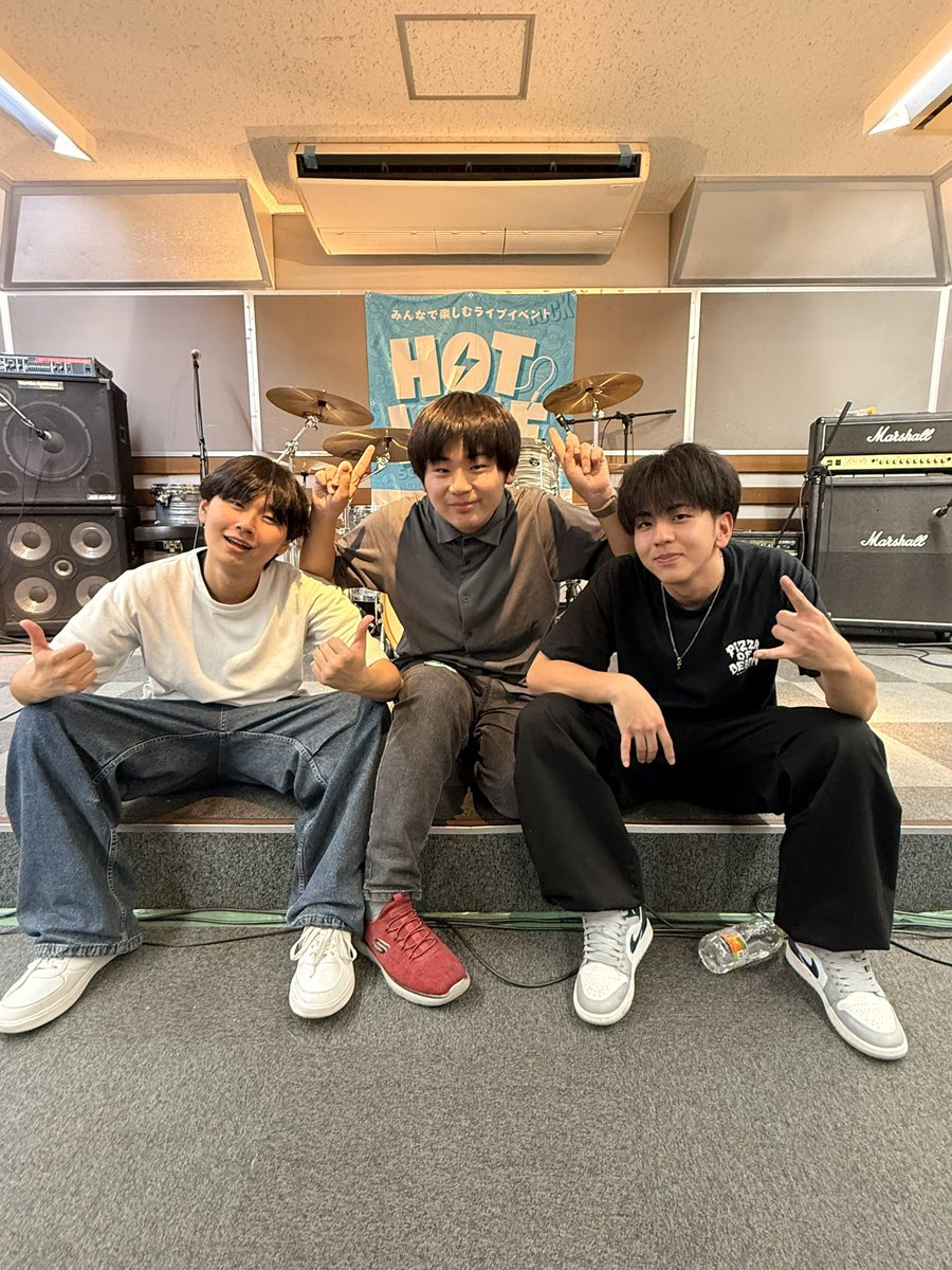 truezero_Info's tweet image. #HOTLINE

年末特番 "年忘れfest."

カイニ
BMM
桶谷匠生
むうみんパパ
Splay and play
ヒッチ
佐久間雄大
Sloppy Moon
TotalAcidNumber
青キチ
NUMBER7
shi-ta(from "Laune")
SUZUKI(from.TAN)
スタッフバンド
TRUE ZERO

#初ダイブいただきました
#TRUEZERO

Photo by @shima_kouriyama