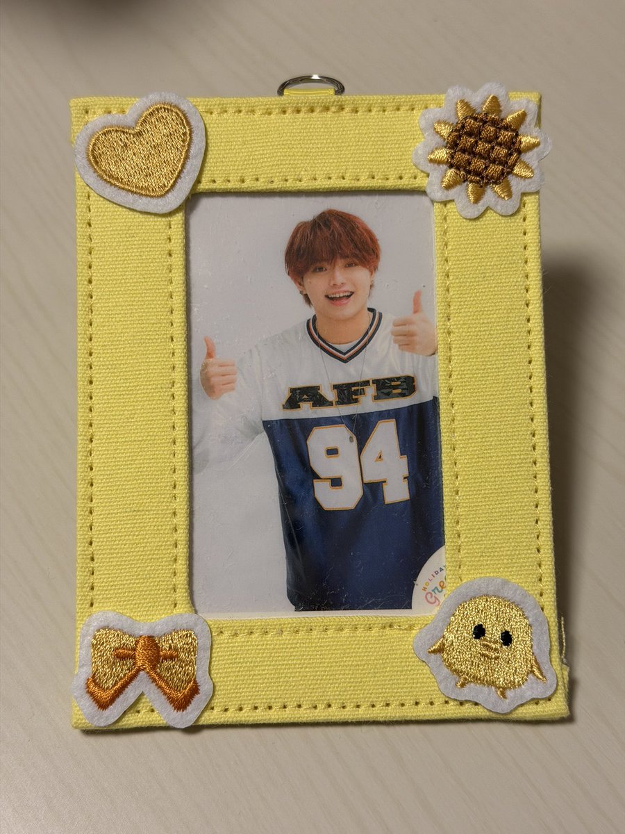 &TEAM ショーケース トレカ マフラー ワッペン セット エフヨシ 聴きながら棚の整理してるのに、ついつい違うことやっちゃう