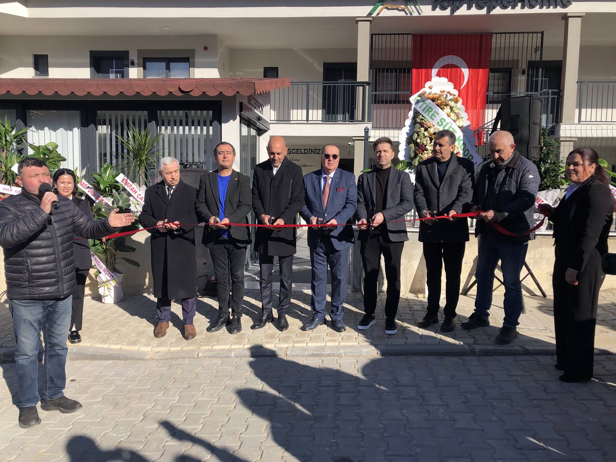 Tire Ticaret Odası Başkanı Mehmet Nadir Delikanlı; Meşeli Turizm İnşaat Sanayi ve Ticaret Limited Şirketi'ne ait Toptepe Home Otel'in açılış törenine katılım sağladı.