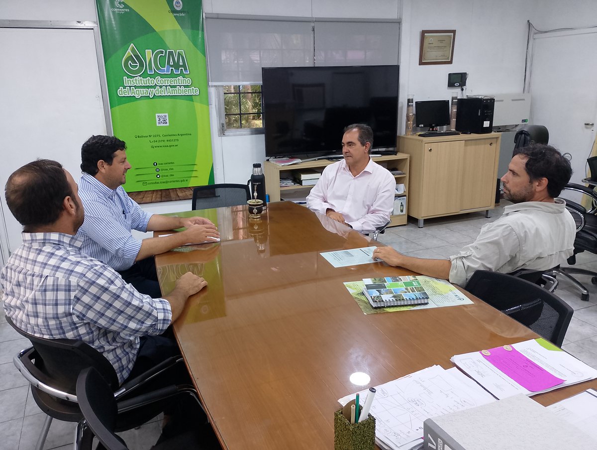 👥🤝 Reunión institucional

🌱 El admin. gral de nuestra institución Sebastián Perborell, se reunió con representantes de la Asociación Correntina de Plantadores de Arroz (ACPA).
🌾 Se analizó la situación actual del sector, los desafíos productivos y el desarrollo sostenible.
