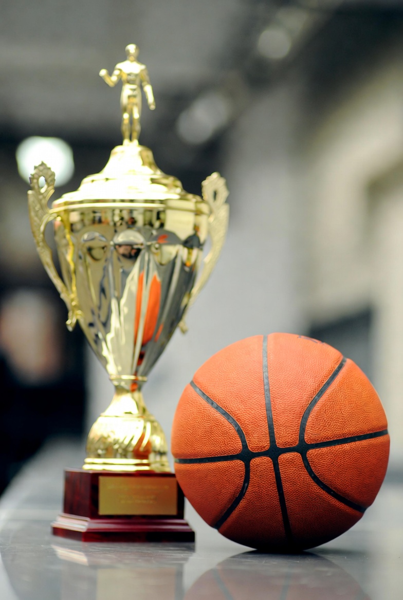 mwht's tweet photo. WELCOME TO TROPHY DAY!

Last night we lost THREE seeded teams in a wild quarterfinals.  Don't miss any of the action as later today we'll crown the winners of this year's event!

#MWHT
https://t.co/eUKUHjp2KJ