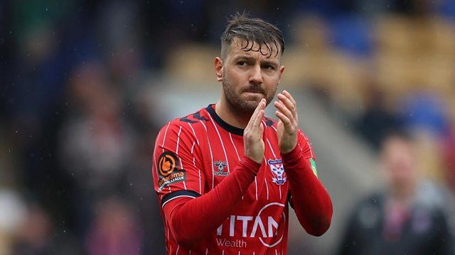 generationalred's tweet image. Karl Robinson wants a Striker.

Said it before, say it again. 

Ollie Pearce at York City would be lethal, a natural Goalscorer bagged 20 goals in 23 games this season.

Now 30 and deserves his move into the EFL. York doesn't need cash, but he needs his shot.