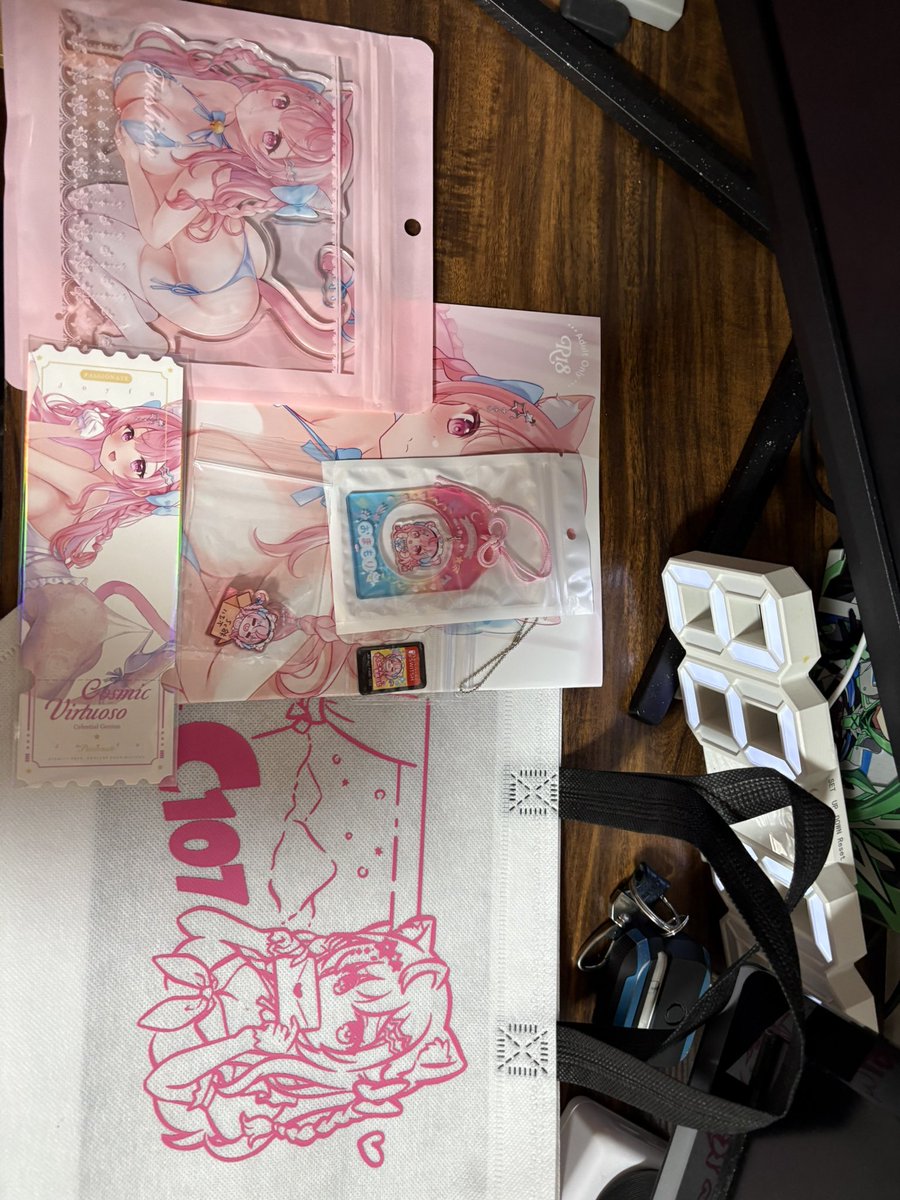 R4_428_Na's tweet photo. #nikoo_物理

@0nikoo0 さんのセット買いました！
手さげまじきゃわわです！
【ちょうど本が入るいい大きさ】
アクスタもえち可愛くて最高❣️
本はR18なのでお気をつけて💦でも18⤴︎︎︎の方はまじ可愛いのでおすすめ！！
他にもさくたんのお守り諸々可愛いのが沢山！
nikooさん可愛いのをありがとう❣️ https://t.co/KC7JAx7fKm