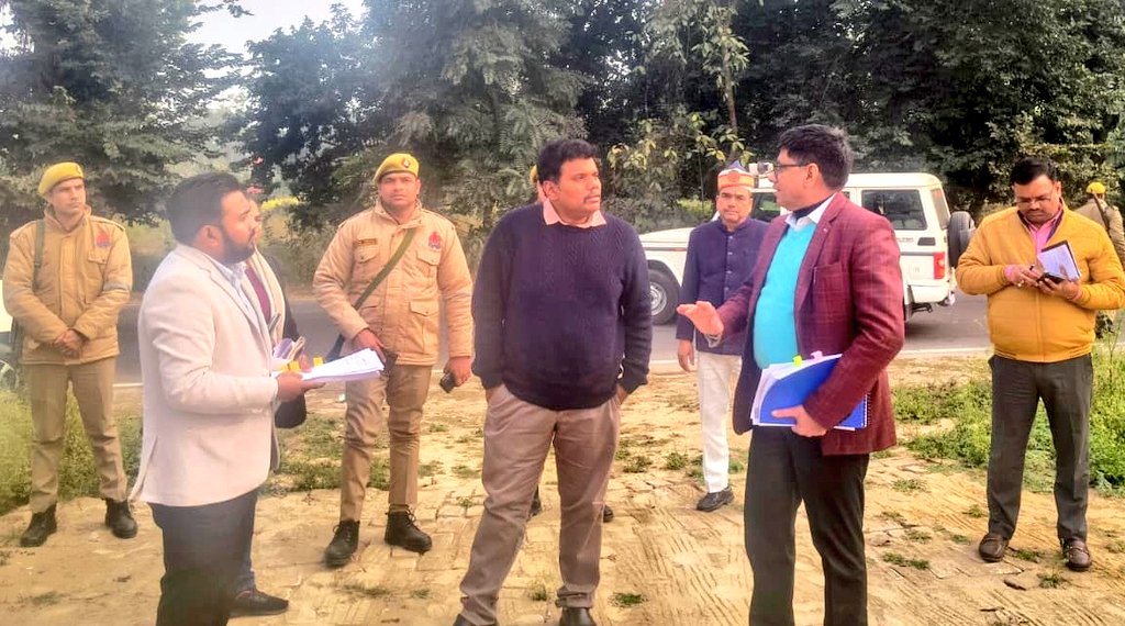 dm_sitapur's tweet photo. माह नवम्बर के पंजीकृत बड़ी मालियत के लेखपत्रों के निरीक्षण के क्रम में तहसील सदर तथा तहसील सिधौली के दो पंजीकृत लेखपत्रों द्वारा अंतरित संपत्तियों की स्थलीय जांच कर आवश्यक निर्देश सभी सम्बन्धित अधिकारियों को दिए। https://t.co/gtjPC4nPe6