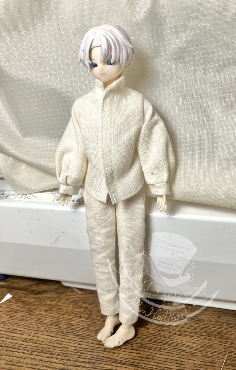 素体で長らくそのままにしていたシチリアくん、顔を描いて服を試作してみました。
まだ調整必要だけど、かなり近いところまで来た気がします。前身頃の首周りと、ズボンは丈を長くって感じ。