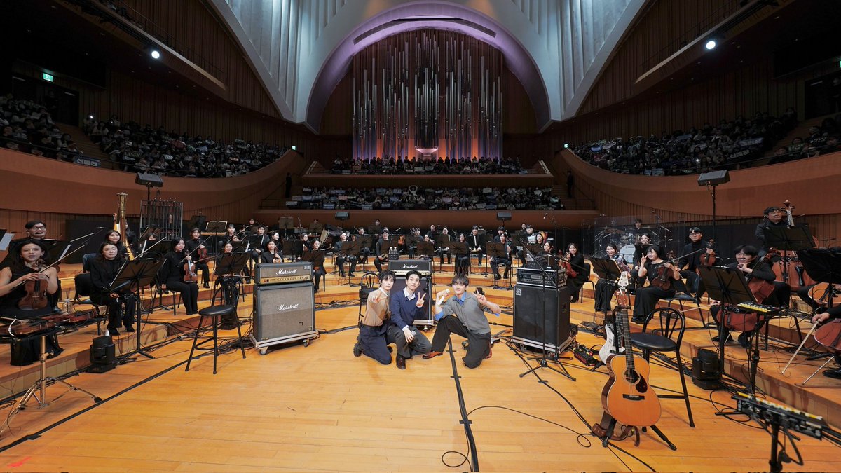 [#LUCY] SERIES.L 완료 ✔️ 

연말 최고의 선택 'SERIES.L'
오늘의 울림이 여러분의 일상 속에서 오래도록 남아 있기를 바랍니다.

함께 무대를 빛내주신 오케스트라 단원 여러분께도 감사드립니다.

#루시 #신예찬 #최상엽 #조원상