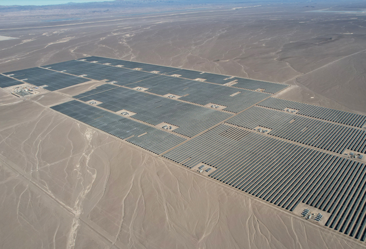 Energías solar y eólica marcan récord de participación en el sistema eléctrico en 2025.
Conexión de proyectos a la red logra registro más alto desde 2021, principalmente por la irrupción del almacenamiento eléctrico. Los detalles en: n9.cl/9np0r