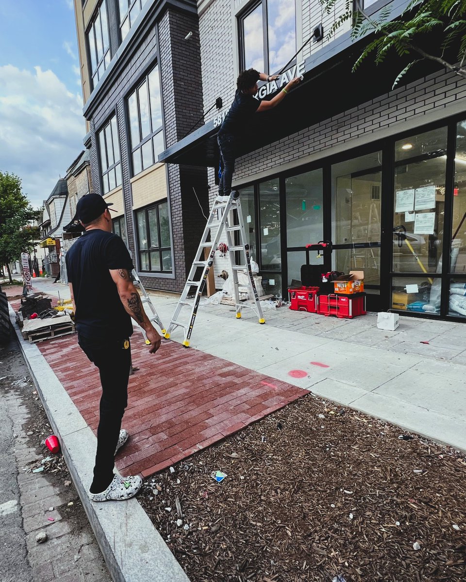 Divadisplaysinc's tweet image. Need your building to stand out, show up, and look sharp from the curb? Let’s get it done.
Visit divadisplays.com or give us a call at 301-798-2717.

#CustomSignage #StorefrontSigns #AddressSignage #ExteriorSignage #CommercialSigns #MarylandBusiness #DMVBusinesses