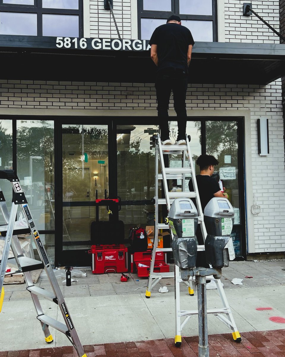 Divadisplaysinc's tweet image. Need your building to stand out, show up, and look sharp from the curb? Let’s get it done.
Visit divadisplays.com or give us a call at 301-798-2717.

#CustomSignage #StorefrontSigns #AddressSignage #ExteriorSignage #CommercialSigns #MarylandBusiness #DMVBusinesses