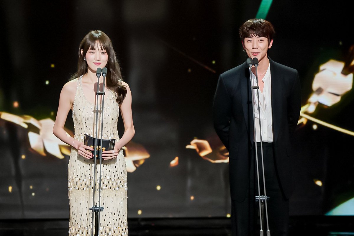 jimmyzip0519's tweet photo. 251230 MBC연기대상 종협이 시상 기사사진 https://t.co/DuKycVrzaf