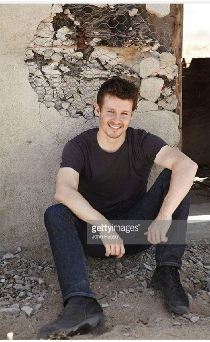 <a href="/amazingwillnet/">Amazing Will Estes</a> It's #WillEstes #TShirtTuesday and here's a photo of Will from a professional photo shoot that was done about 15 or 16 years ago. Enjoy and have a Happy New Year!