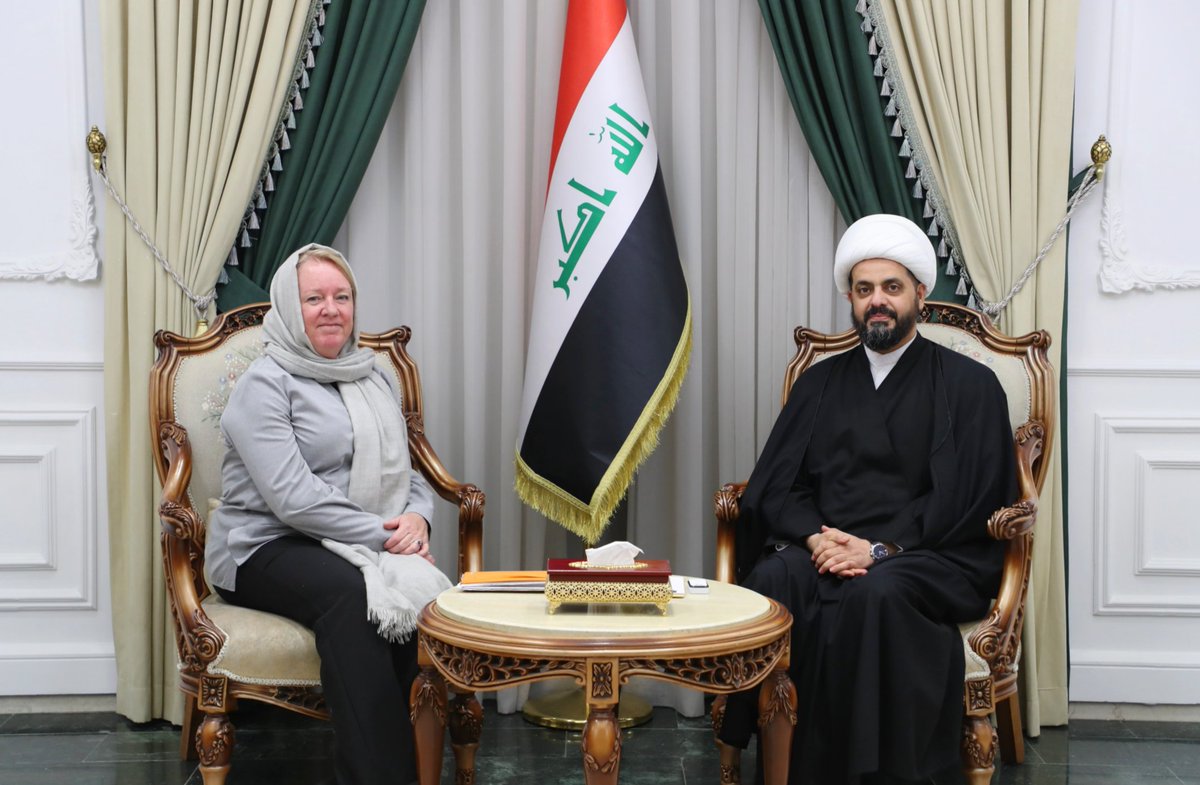 الشيخ الأمين يستقبل سفيرة مملكة هولندا لدى العراق

استقبل الأمين العام لحركة عصائب أهل الحق، سماحة الشيخ قيس الخزعلي، في مكتبه ببغداد، سفيرة مملكة هولندا لدى العراق السيدة جانيت ألبيردا.

وخلال اللقاء، هنأت السفيرة سماحة الشيخ بمناسبة نجاح الانتخابات البرلمانية وإجرائها بسلاسة،