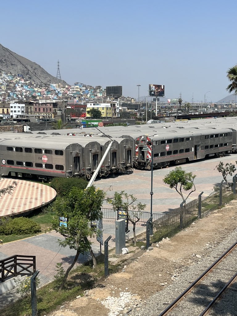 lokaldammert's tweet image. ¡El Perú a toda máquina!