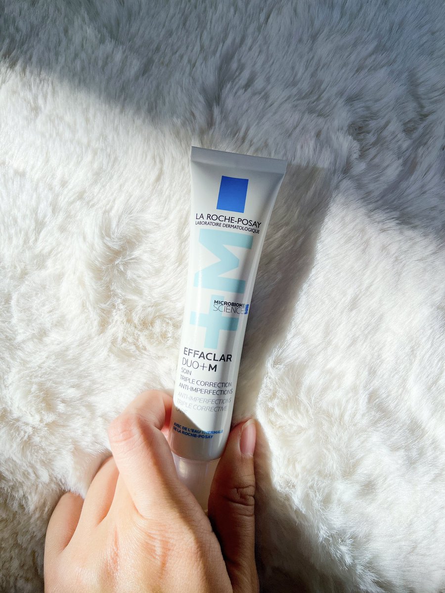 rukkumto's tweet photo. มอยส์ลดสิวที่เราเลือกใช้ช่วงสิวบุก ยกให้แบรนด์ LA ROCHE-POSAY Effaclar Duo+M ตัวนี้ เพราะหมอแนะนำให้ใช้แถมมีงานวิจัยรองรับ มี PHYLOBIOMA ช่วยคุมความมัน ลดการเกิดสิว ลดรอยสิว เป็นมอยส์ที่ทำมาเพื่อคนเป็นสิว ผิวมันโดยเฉพาะ เราใช้ทาทุกวันเช้า-เย็น สิวขึ้นใหม่ลดลง รอยสิวจางเร็วขึ้น 👍 https://t.co/hU5ZKAfUXo