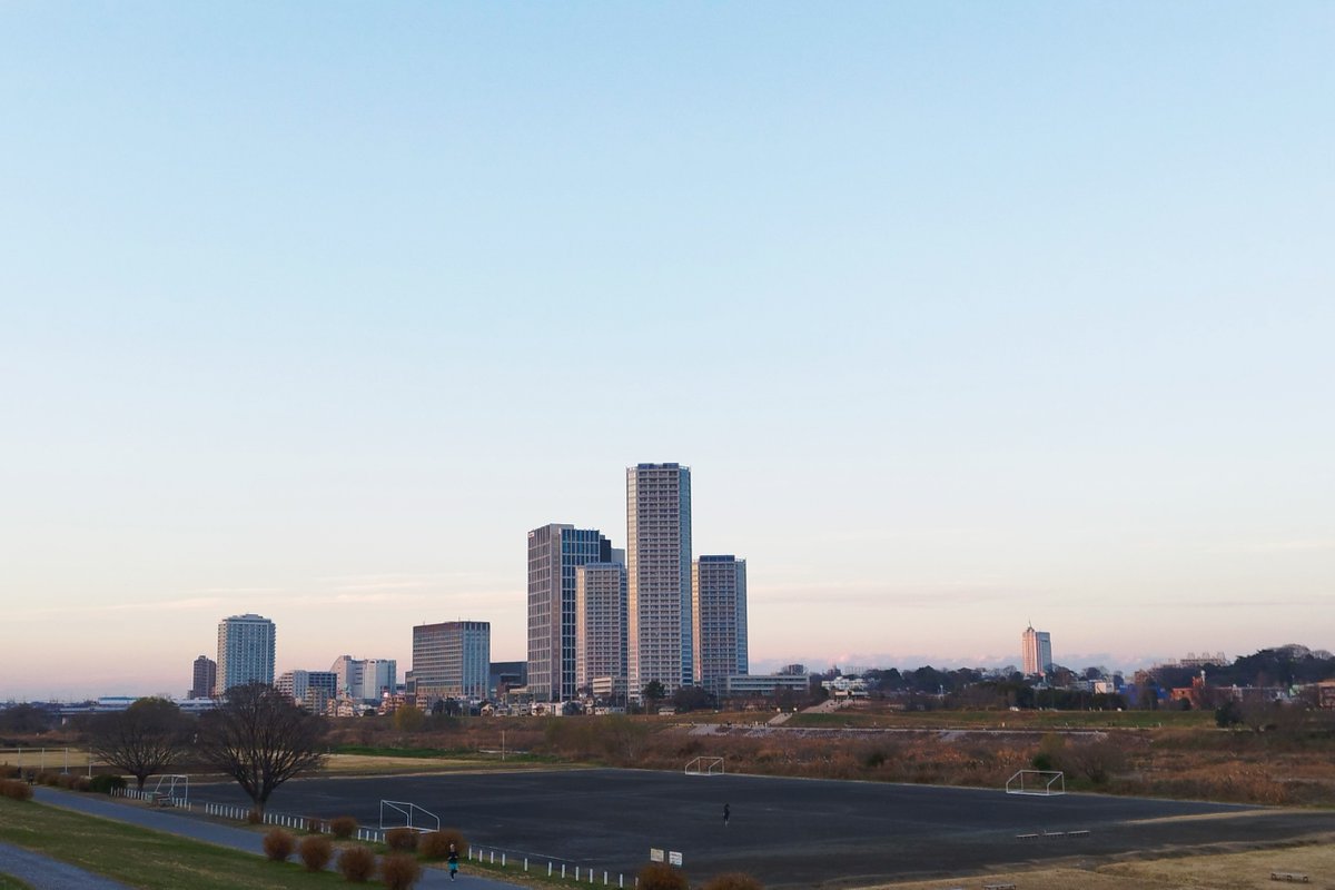 1人に抜かれた。軽快に走る人だった。
しかし、追い付けない。なぜだ？😅
#ジョギング #ジョギングなう