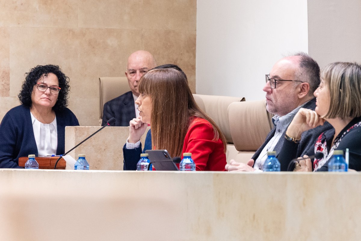 🟣El 4.º Plan de #Igualdad se queda corto. 

Habla de impacto de género pero no lo exige para los presupuestos. 

Faltan medidas en urbanismo, empleo, violencia de género, diversidad... Y, sobre todo, faltan recursos y personal para que no sea papel mojado.

🗨️ María Sánchez