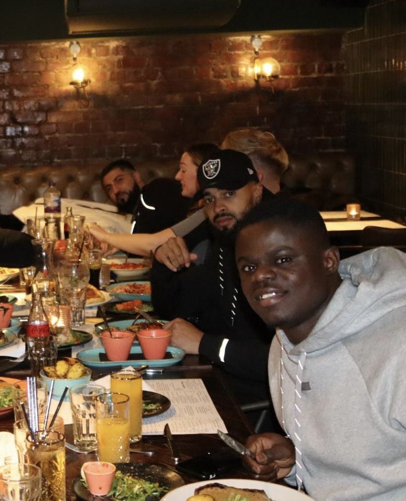 freezy_macbones's tweet image. Life isn’t promised man  @healthy_mindset 😤😔😖. Rest well brother .hmm 🕊️💔
•
•
#sadday