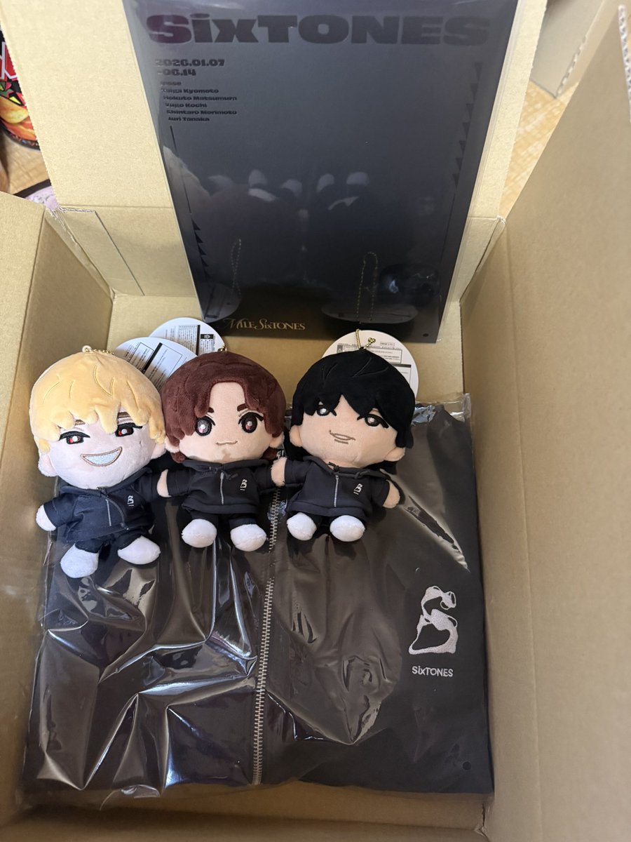ようやく我が家にSixTONESツアーグッズ届いたよ！ #MILESixTONES
