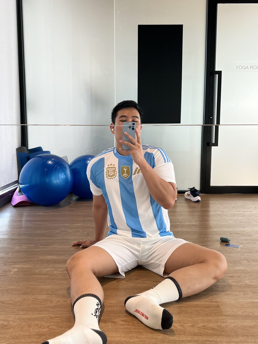ICEJAKK tweet media