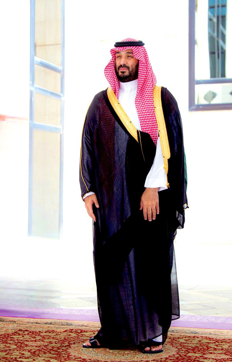 شيـخٍ طرف بشته يذرّي حكومات
بـ اطراف بشته .. ثبّت الشرق كله