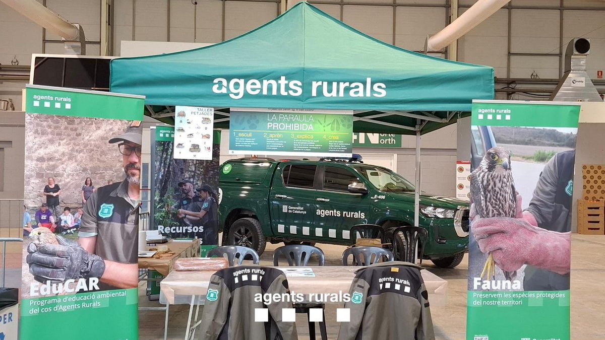 agentsruralscat's tweet photo. 👧🧒 Ahir i avui, en el marc del programa EDUCAR, els #AgentsRurals de Lleida som al Cucalòcum, el parc de la infància i la joventut de Lleida.

🌿 Hi fem tallers de petjades i activitats de sensibilització ambiental adreçades als infants. Us hi esperem! https://t.co/XqOZrQbhYQ