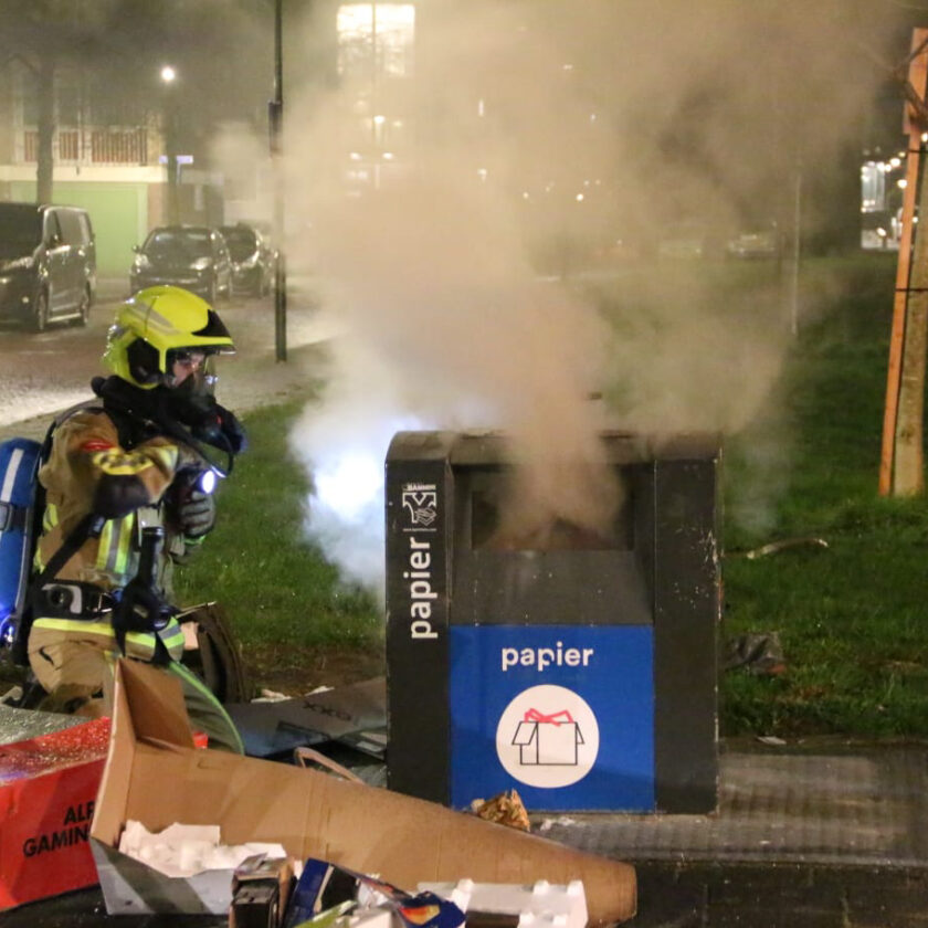 Brand gesticht in ondergrondse papiercontainer