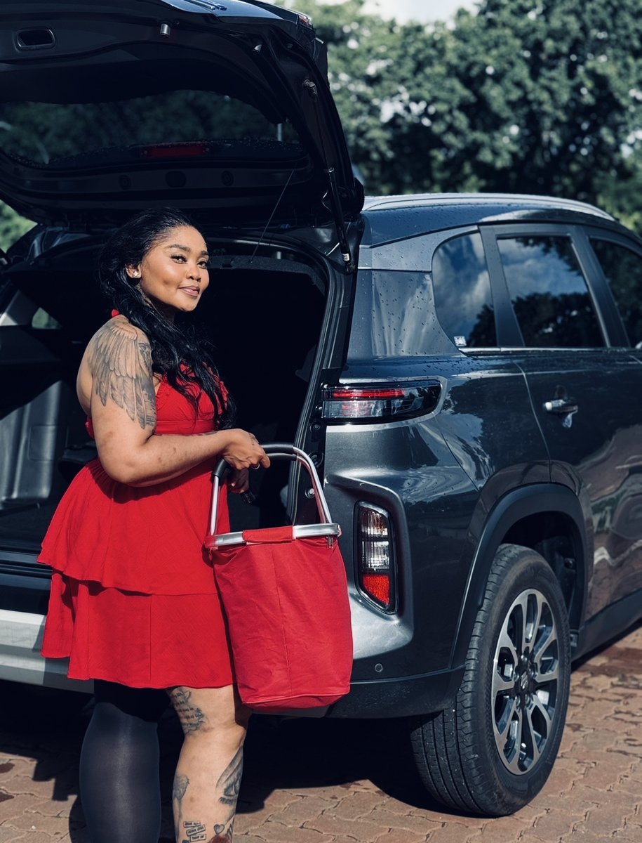 Suzuki_ZA's tweet photo. Ice cream. Cooler boxes. Vibes. All the signs a proper #BulaBootSummer is about to begin. 🍧

📸: @mimo_mokgosi

#SuzukiSA #BulaBootSummer https://t.co/lhhlWDdLS9