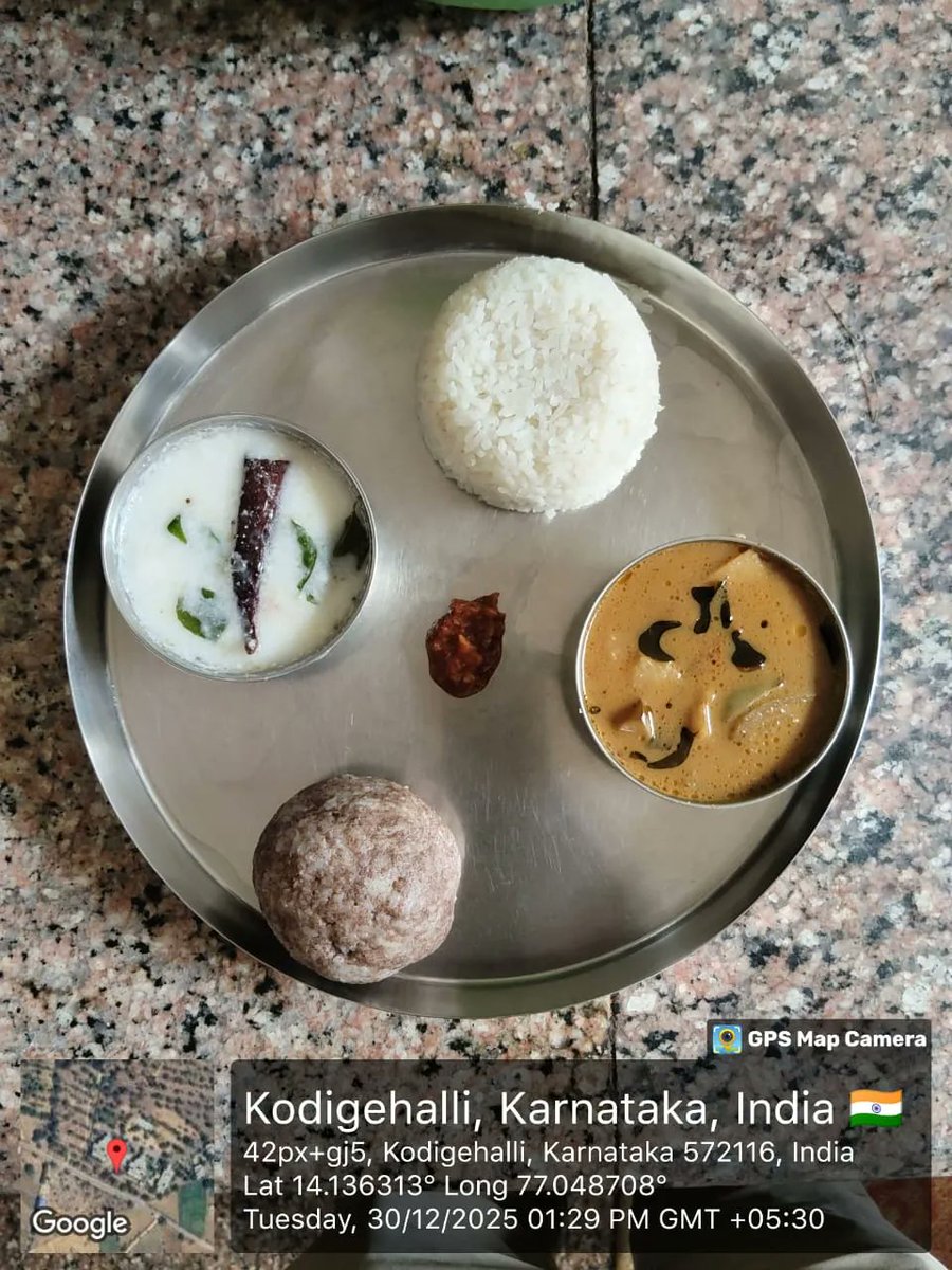 89Mdrs's tweet photo. Afternoon lunch  #SocialAudit_SWDMeals #SocialWelfare_Karnataka https://t.co/W6GBEdfTAC