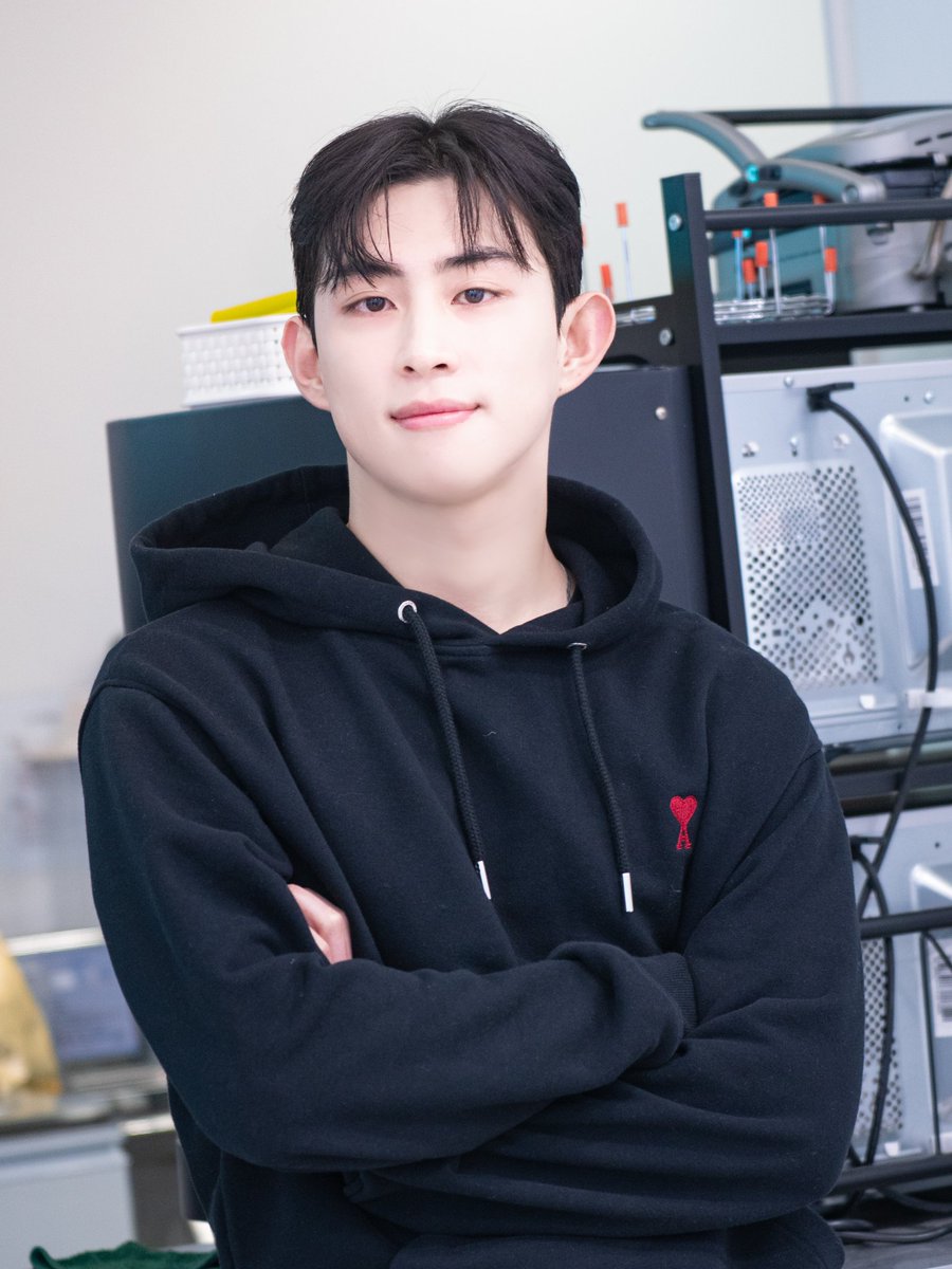 MySecretVampire's tweet photo. #거뱀어 🧛🏻 #MySecretVampire
<거짓말, 뱀파이어가 어디 있어?> Special CAFE & FAN SIGN EVENT 🩸
설렘 맛집 현장.zip 📸 (3)

✦:˒◦⋆ 심장도둑 범인은 바로 눈앞에 🧛🏻✧˖°
☾⋆｡˚ 신고해도 소용없어요, 이미 늦었거든요 💗

#거짓말뱀파이어가어디있어 #거뱀어 #MySecretVampire
#이태형 #Leetaehyeong #Drama #BL