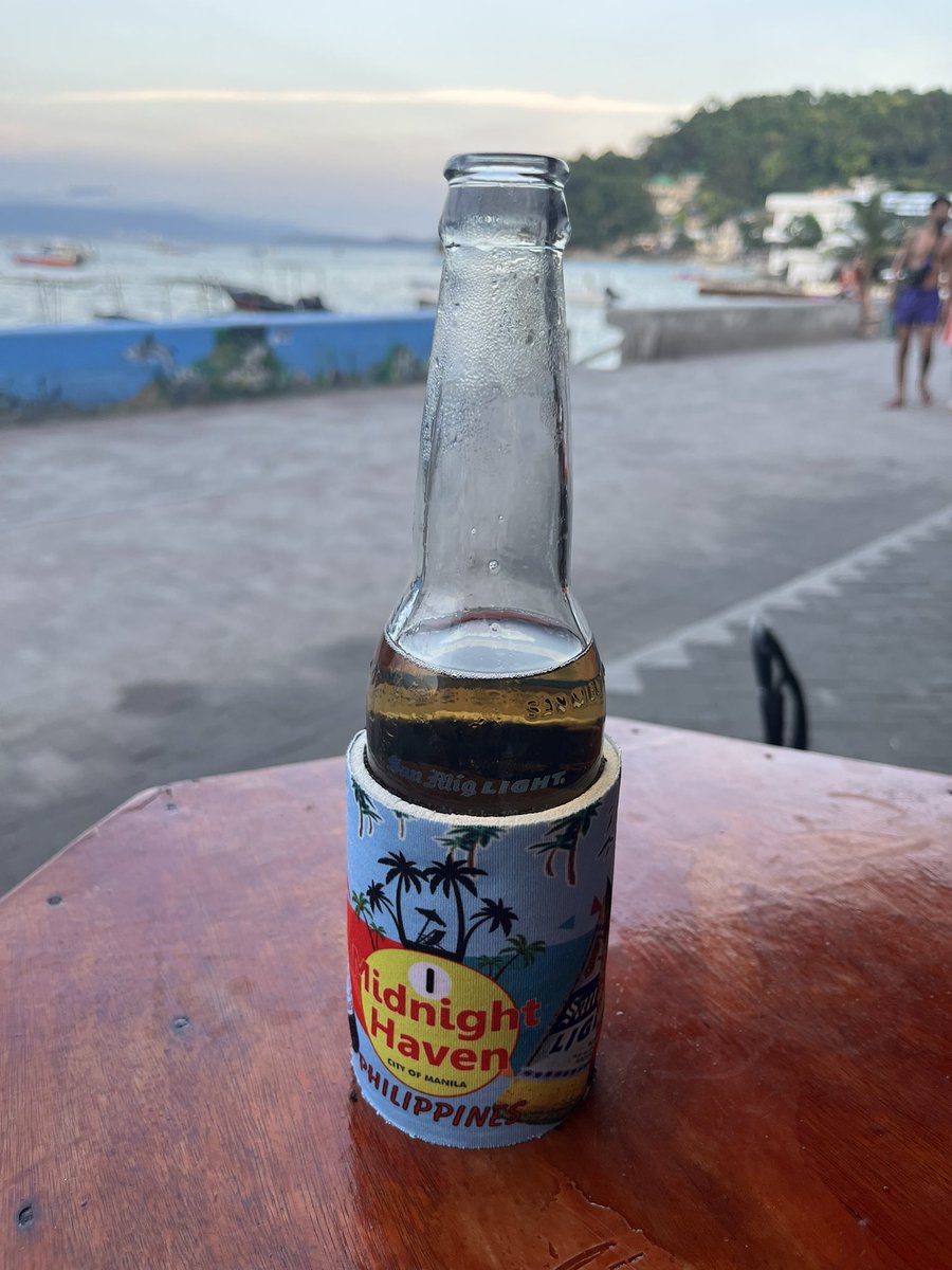 automatic787's tweet image. サバンでお気に入りのお店 SlyDogが潰れてしまったようなので、違う店で軽く一杯😊