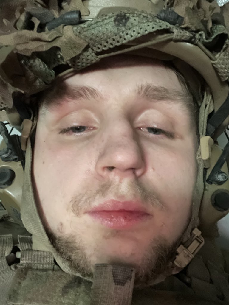 Коли замість будильника прокидаєшся від «Молнії» у вхід 💀