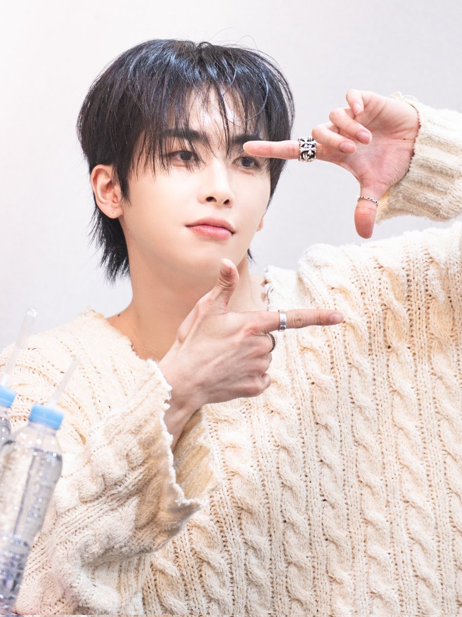 MySecretVampire's tweet photo. #거뱀어 🧛🏻 #MySecretVampire
<거짓말, 뱀파이어가 어디 있어?> Special CAFE & FAN SIGN EVENT 🩸
설렘 맛집 현장.zip 📸(4)

이렇게 폭닥폭닥하고 하얗고 ⋆˚ ☁︎
사랑스럽고 귀여운데 진짜 뱀파이어 조심 ˚ʚ🧛🏻ɞ˚ 💘

#거짓말뱀파이어가어디있어 #거뱀어 #MySecretVampire
#이동열 #LeeDongYeol #Drama #BL
