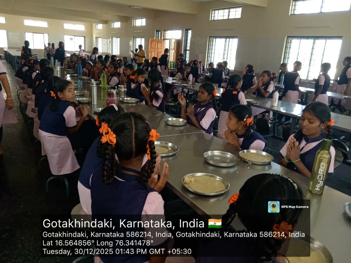 gotakhandiki's tweet photo. Lunch Time #SocialAudit_SWDMeals #SocialWelfare_Karnataka https://t.co/17itKr1mNL