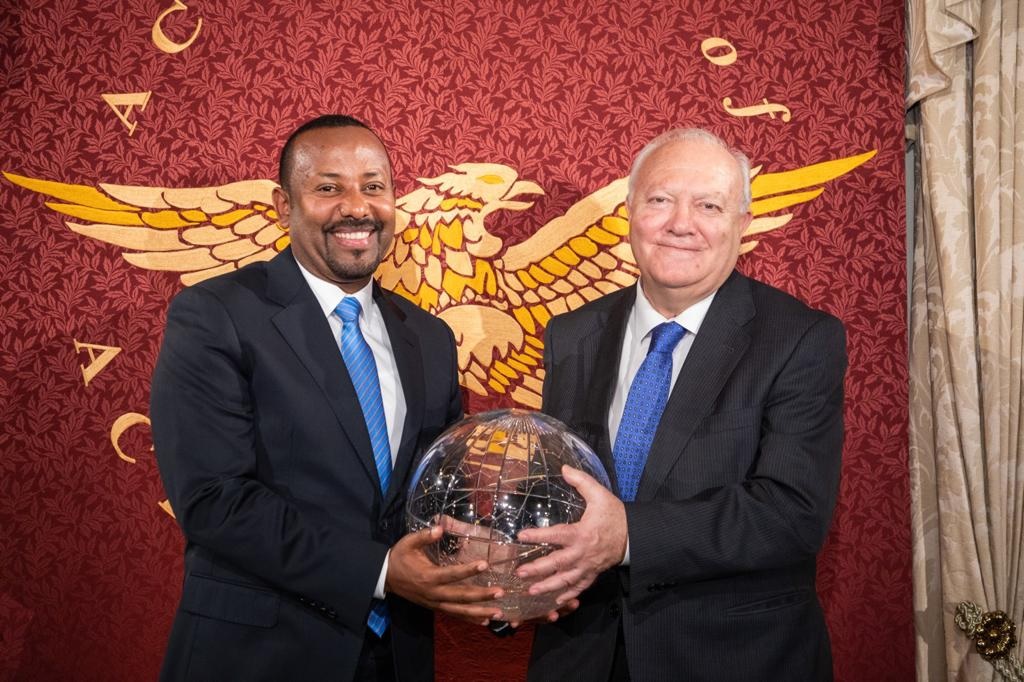 BehiwotTilahun's tweet image. Fact Matters! 🇪🇹
Ethiopian Prime Minister Dr. Abiy Ahmed has received several national and international honors for his work in peace-building and national reforms. 

His awards include:

🔹 Nobel Peace Prize (2019): Awarded by the Nobel Foundation "for his efforts to achieve