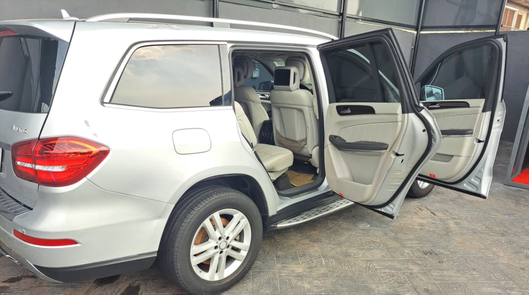 Benz gl 2014 upgraded to 2019
Toks
Full option:360 camera, thumbstart, massage seats 
Price :29.5m

Anthony Joshua,FRSC,Ogun,Lagos-Ibadan, Ambulance,Peter Obi,Amen,Wizkid,Tax