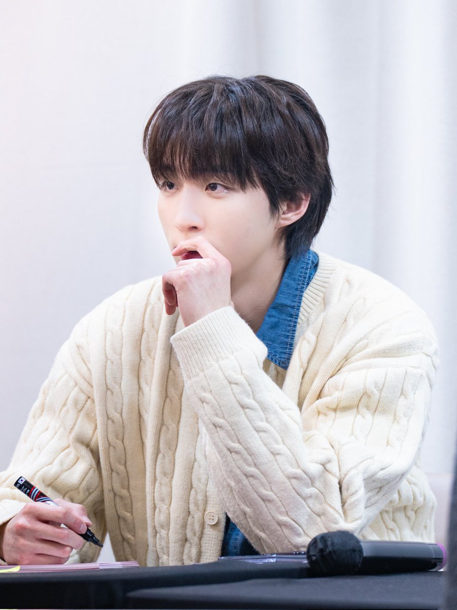 MySecretVampire's tweet photo. #거뱀어 🧛🏻 #MySecretVampire
<거짓말, 뱀파이어가 어디 있어?> Special CAFE & FAN SIGN EVENT 🩸
설렘 맛집 현장.zip 📸(5)

다정한 눈빛에 비율까지 완벽 ──★ ˙ ̟ 👔✨
숨만 쉬어도 청춘 로맨스 화보 비주얼📸💯

#거짓말뱀파이어가어디있어 #거뱀어 #MySecretVampire
#이주영 #leejuyoung #Drama #BL