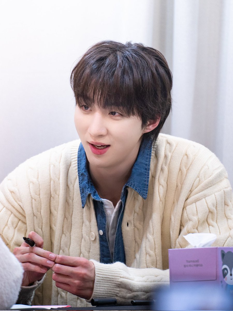 MySecretVampire's tweet photo. #거뱀어 🧛🏻 #MySecretVampire
<거짓말, 뱀파이어가 어디 있어?> Special CAFE & FAN SIGN EVENT 🩸
설렘 맛집 현장.zip 📸(5)

다정한 눈빛에 비율까지 완벽 ──★ ˙ ̟ 👔✨
숨만 쉬어도 청춘 로맨스 화보 비주얼📸💯

#거짓말뱀파이어가어디있어 #거뱀어 #MySecretVampire
#이주영 #leejuyoung #Drama #BL