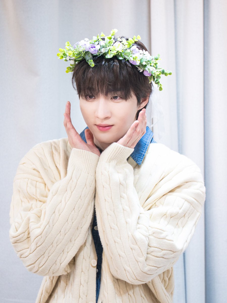 MySecretVampire's tweet photo. #거뱀어 🧛🏻 #MySecretVampire
<거짓말, 뱀파이어가 어디 있어?> Special CAFE & FAN SIGN EVENT 🩸
설렘 맛집 현장.zip 📸(5)

다정한 눈빛에 비율까지 완벽 ──★ ˙ ̟ 👔✨
숨만 쉬어도 청춘 로맨스 화보 비주얼📸💯

#거짓말뱀파이어가어디있어 #거뱀어 #MySecretVampire
#이주영 #leejuyoung #Drama #BL