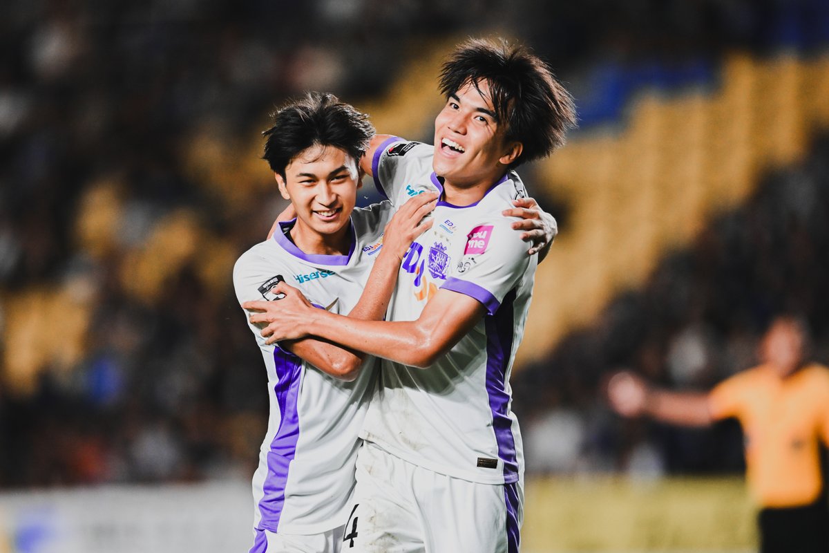 sanfrecce_SFC's tweet photo. 1年間、共に闘ってくれてありがとう
世界で輝け、俺たちのサトシ

#田中聡 #sanfrecce https://t.co/E8gQs5KE16