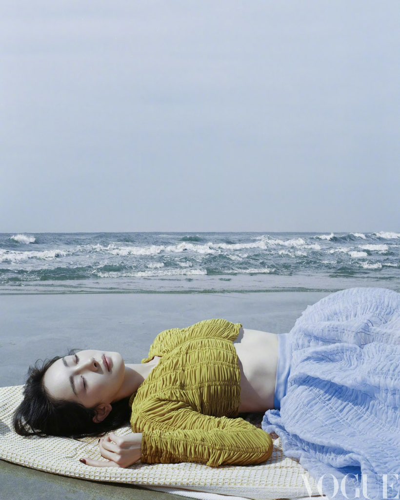 Yang Mi for VOGUE 
Dilraba for Harper's Bazaar
So gorgeous two both💕