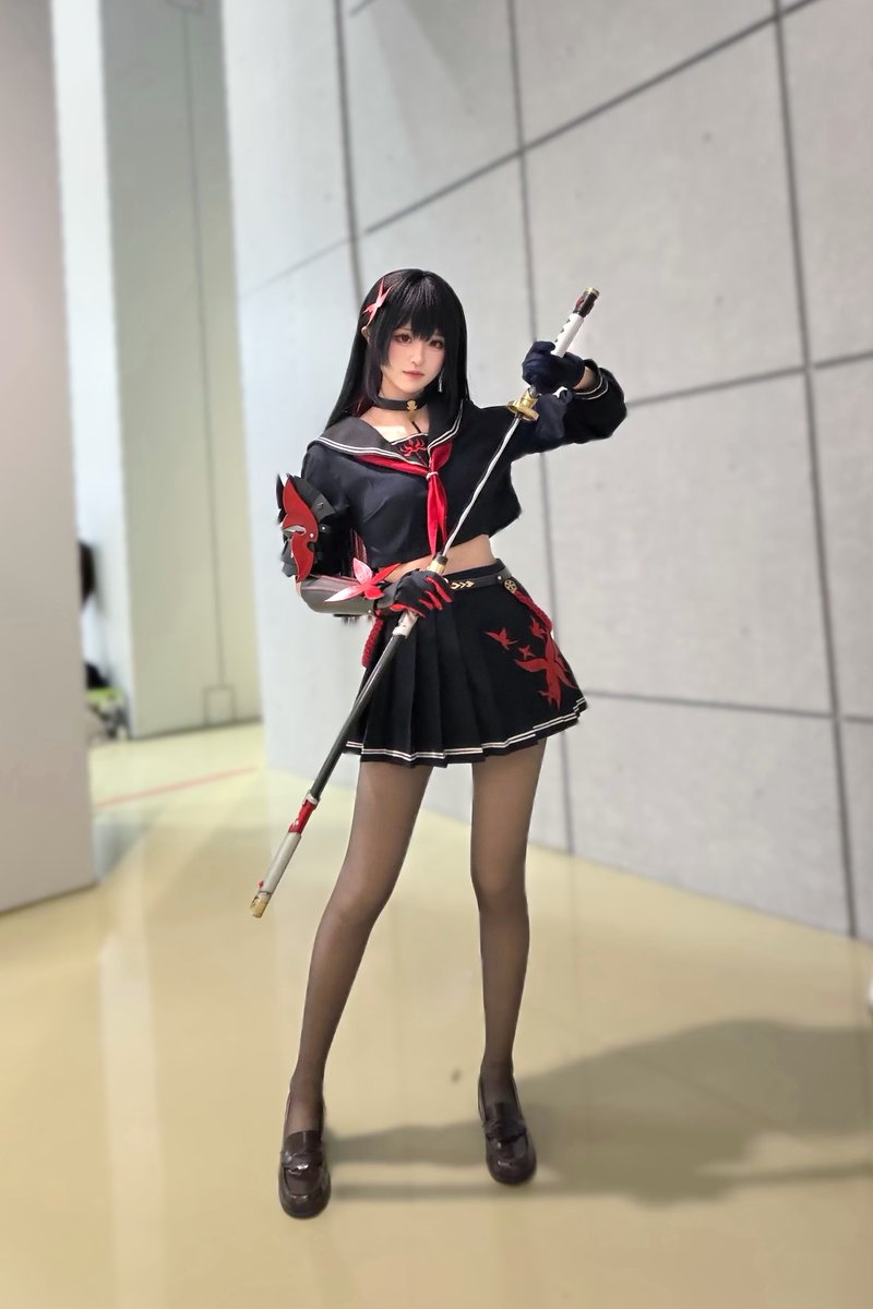 tokio0131's tweet image. 『アズールプロミリア』ブースありがとうございました！！
明日もよろしくお願いします🍁✨
#アズールプロミリア #C107