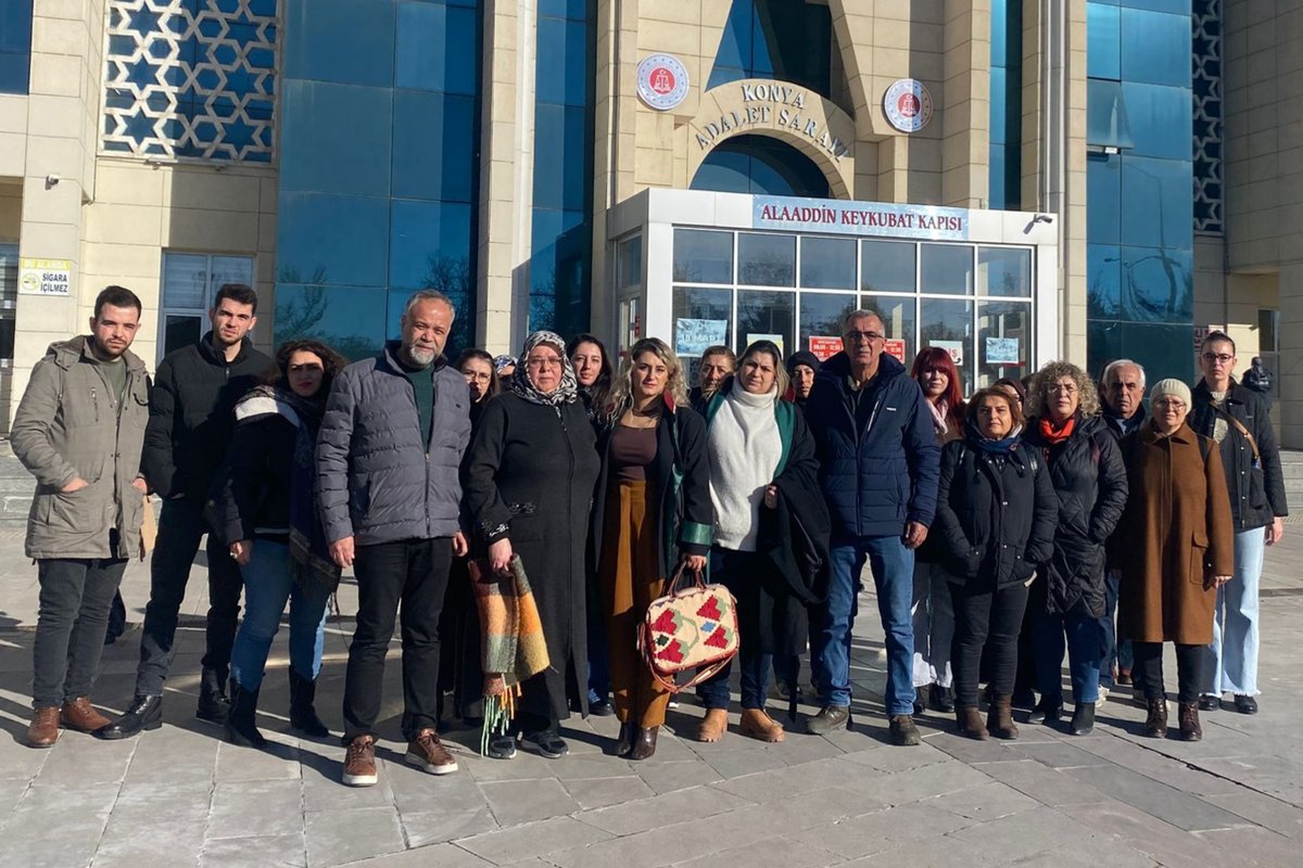 Şerife Çeliktaş davasında karar duruşması 16 Nisan’da

◾️Olay gecesi Şerife'yi zorla götürdükleri araçta bulunan o iki kişi, bugün tanıktı. Tanıklar maktülün o gece de sarhoş olduğunu, Şerife’nin karakola gitmek istediğini anlattılar. Tanıklardan biri şu ifadeyi kullandı:

“Ömer