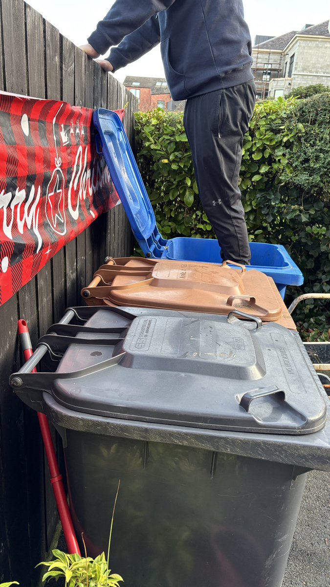 Mark Simpson tweet media