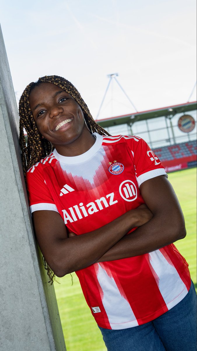 ¡Hola Edna! 👋 

Die FC Bayern Frauen holen Stürmerin Edna Imade vorzeitig von ihrer Leihe bei Real Sociedad San Sebastian zurück. 🔴⚪

ℹ️ fcbayern.com/nOWVU